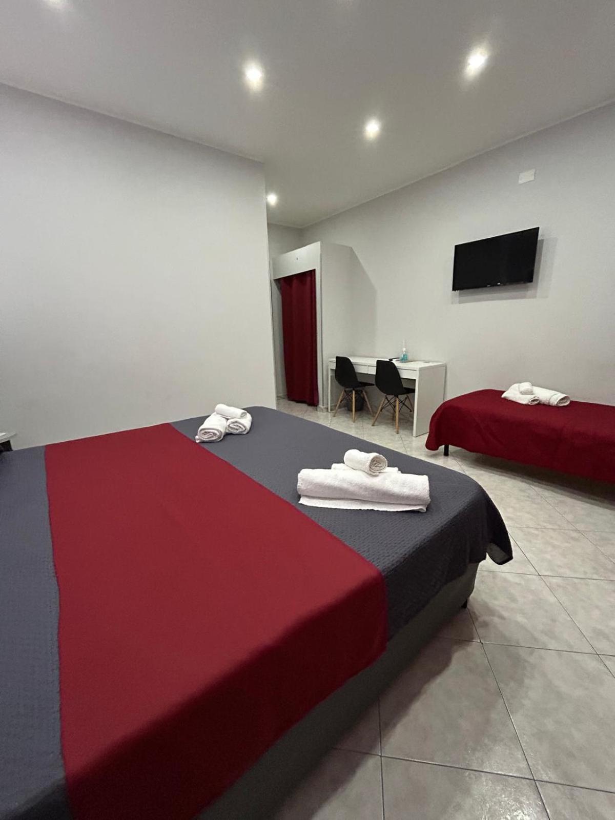 Pacini 88 Rooms And Apartment Catania Centro Bagian luar foto
